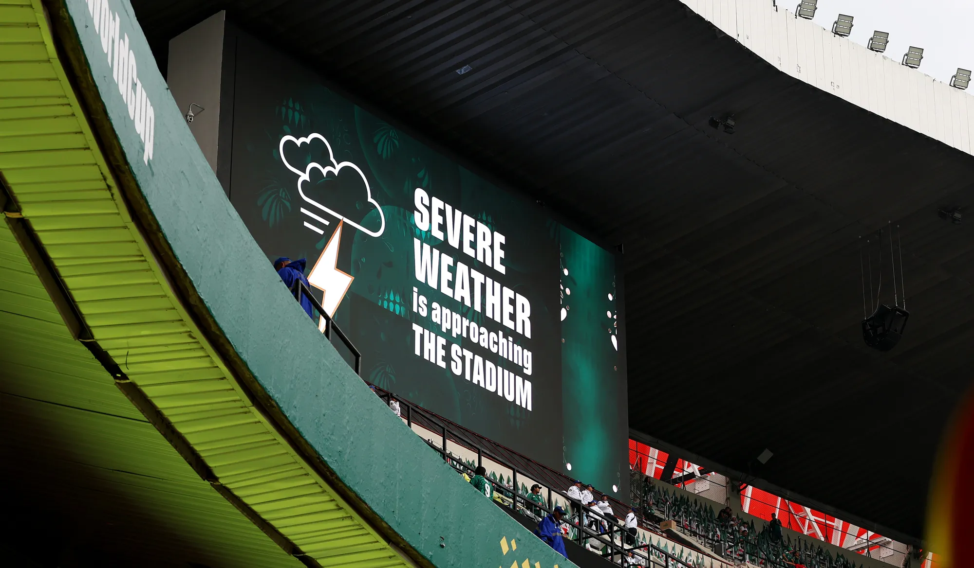 El clima retrasa el duelo de México e Inglaterra en el estadio Azteca.
