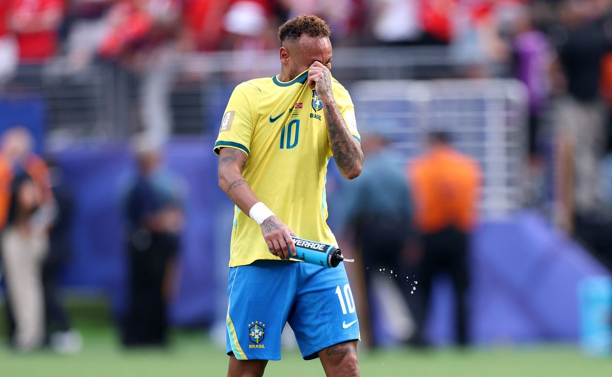 Felipe Melo le da en el suelo a Brasil y a Ancelotti: “Neymar debió jugar desde el inicio”