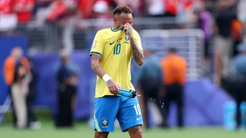 Neymar salió llorando tras la eliminación.