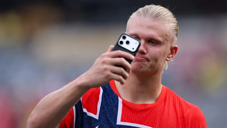 Erling Haaland le marcó un doblete a Noruega.