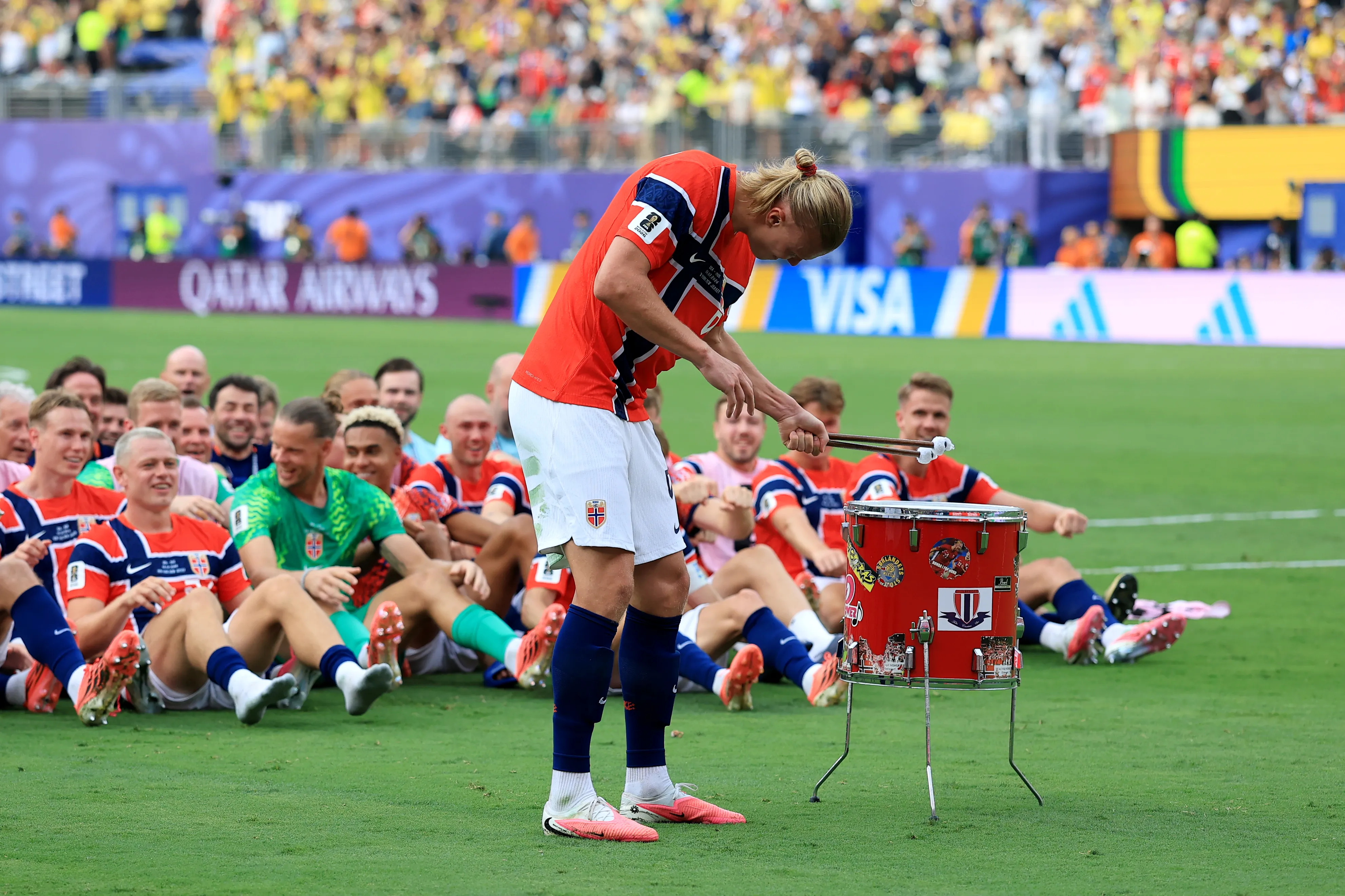 Noruega rema en el Mundial con Haaland como líder. (Photo by Elsa/Getty Images)