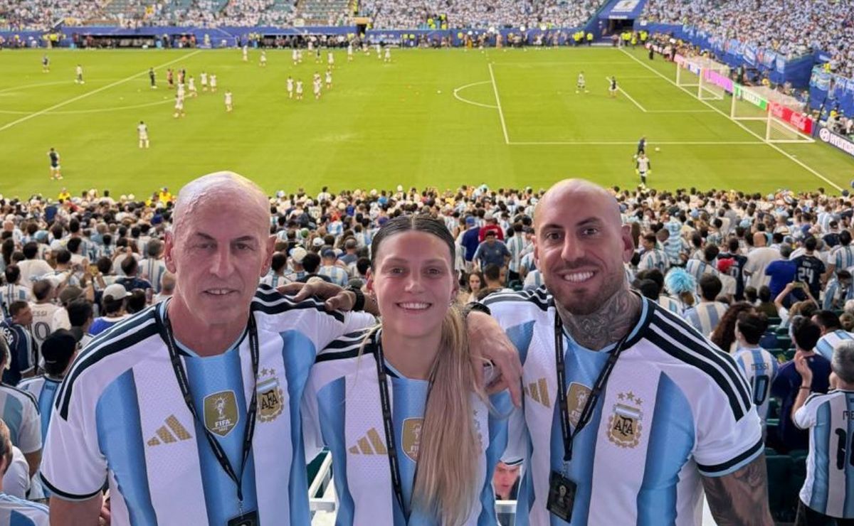 Ex goleador de Colo Colo y O’Higgins recorre el Mundial en camioneta: “Horas viajando por rutas como en las películas”