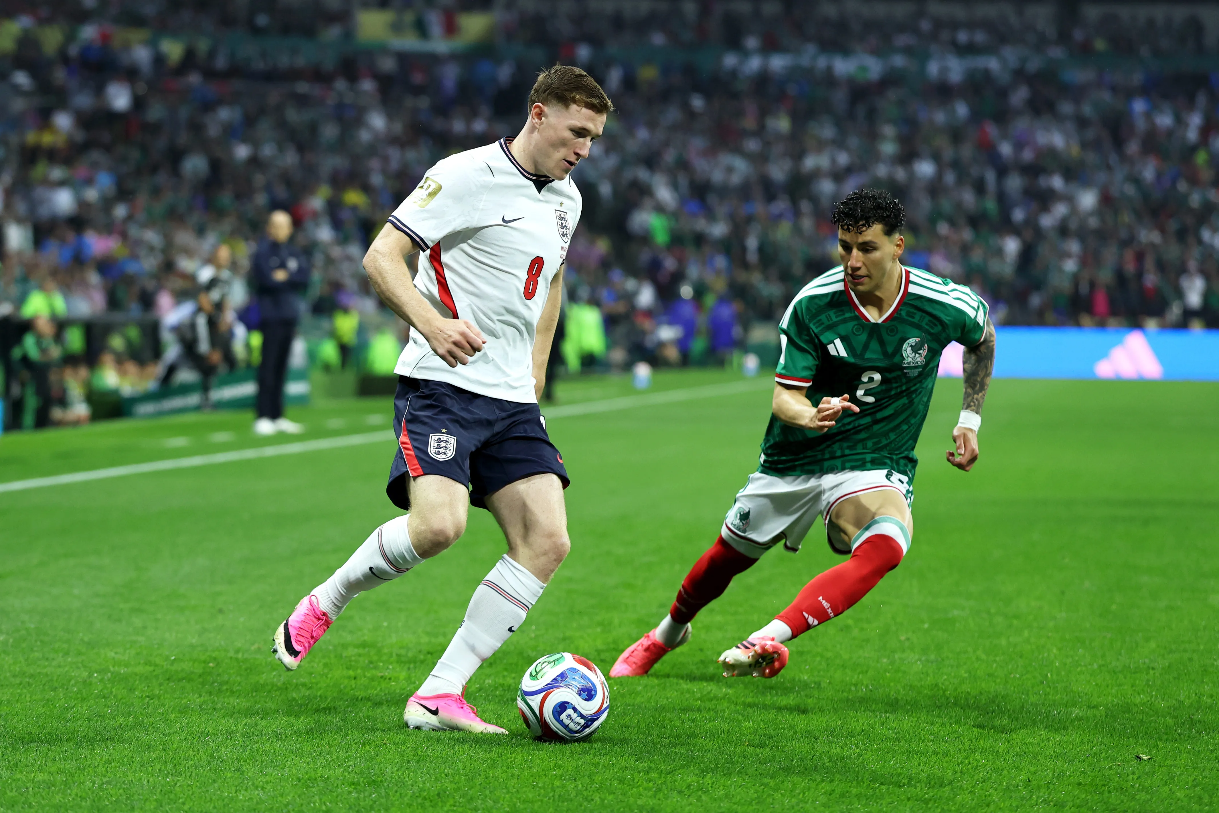 Elliot Anderson en acción frente a México. En los 75 minutos salió reemplazado por Dan Burn. (Francois Nel/Getty Images).