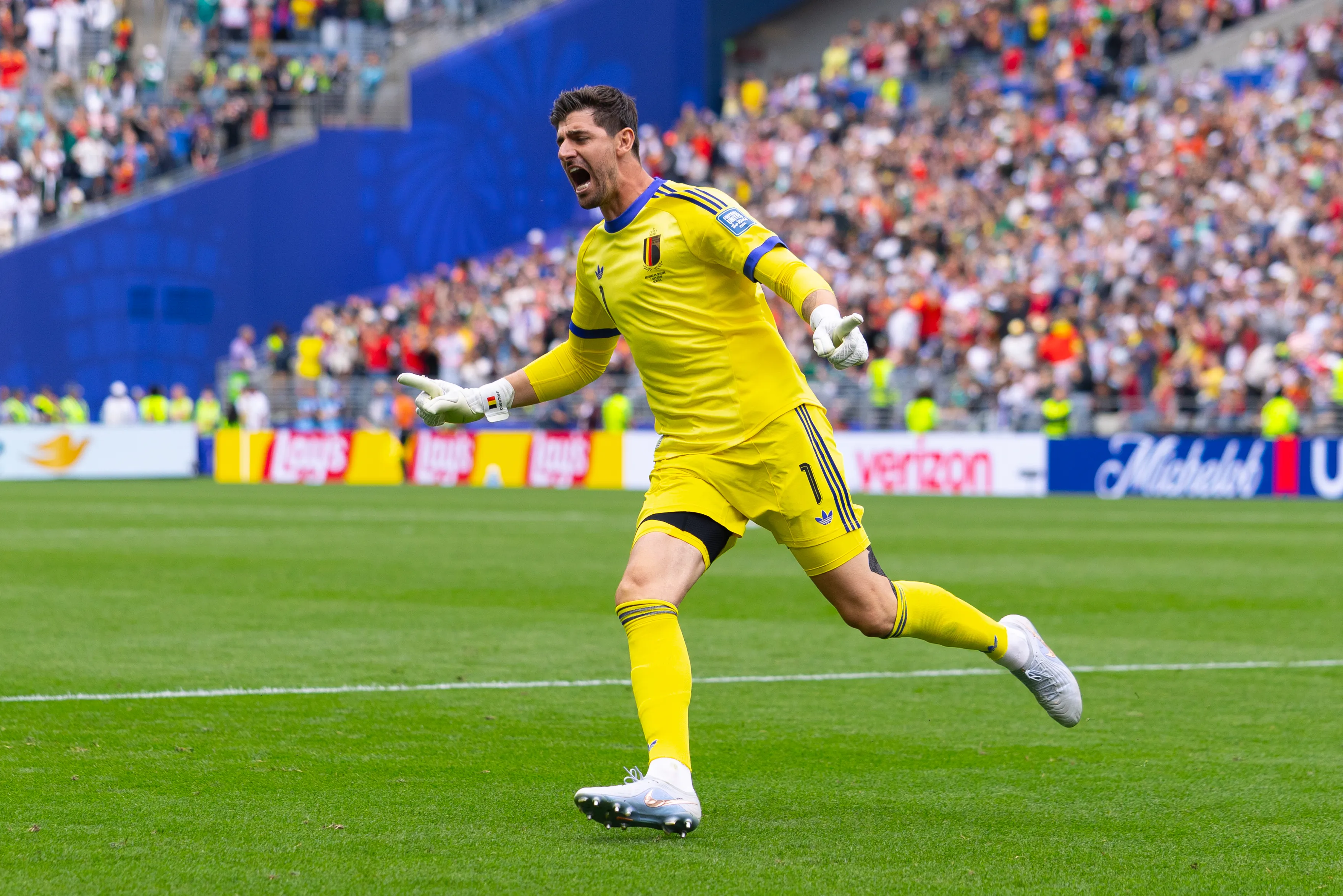 Así celebró Courtois el gol de la ventaja de Bélgica ante Senegal. (Fran Santiago/Getty Images).
