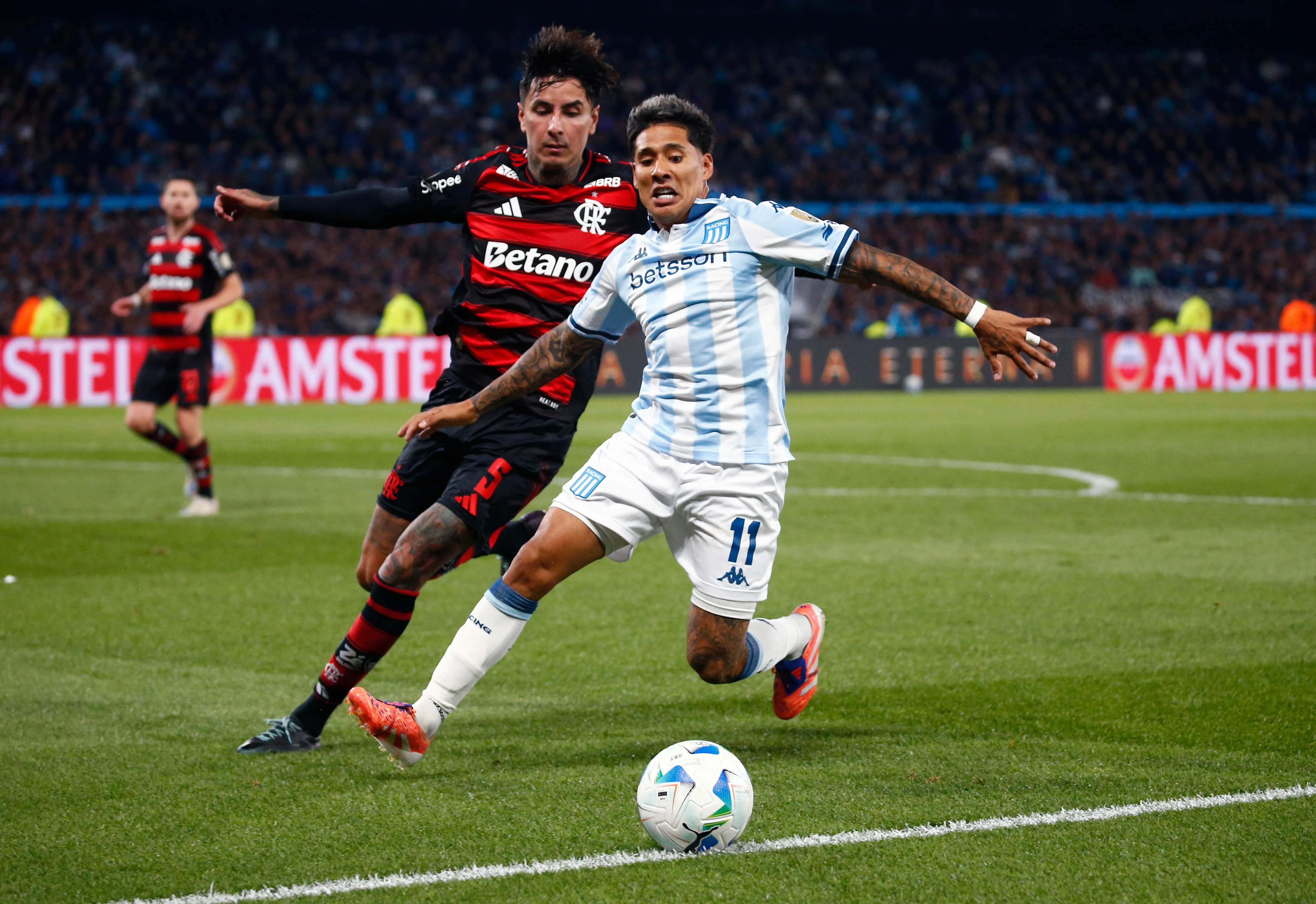 Matías Zaracho hace rato que es un consagrado en Racing. ¿Podrá Universidad de Chile lograr su fichaje? | Foto: Getty Images.