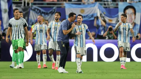 Scaloni guarda la formación hasta el último minuto