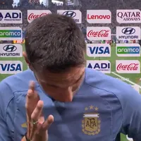 Scaloni rompe en llanto y se va: entrevista de nueve segundos
