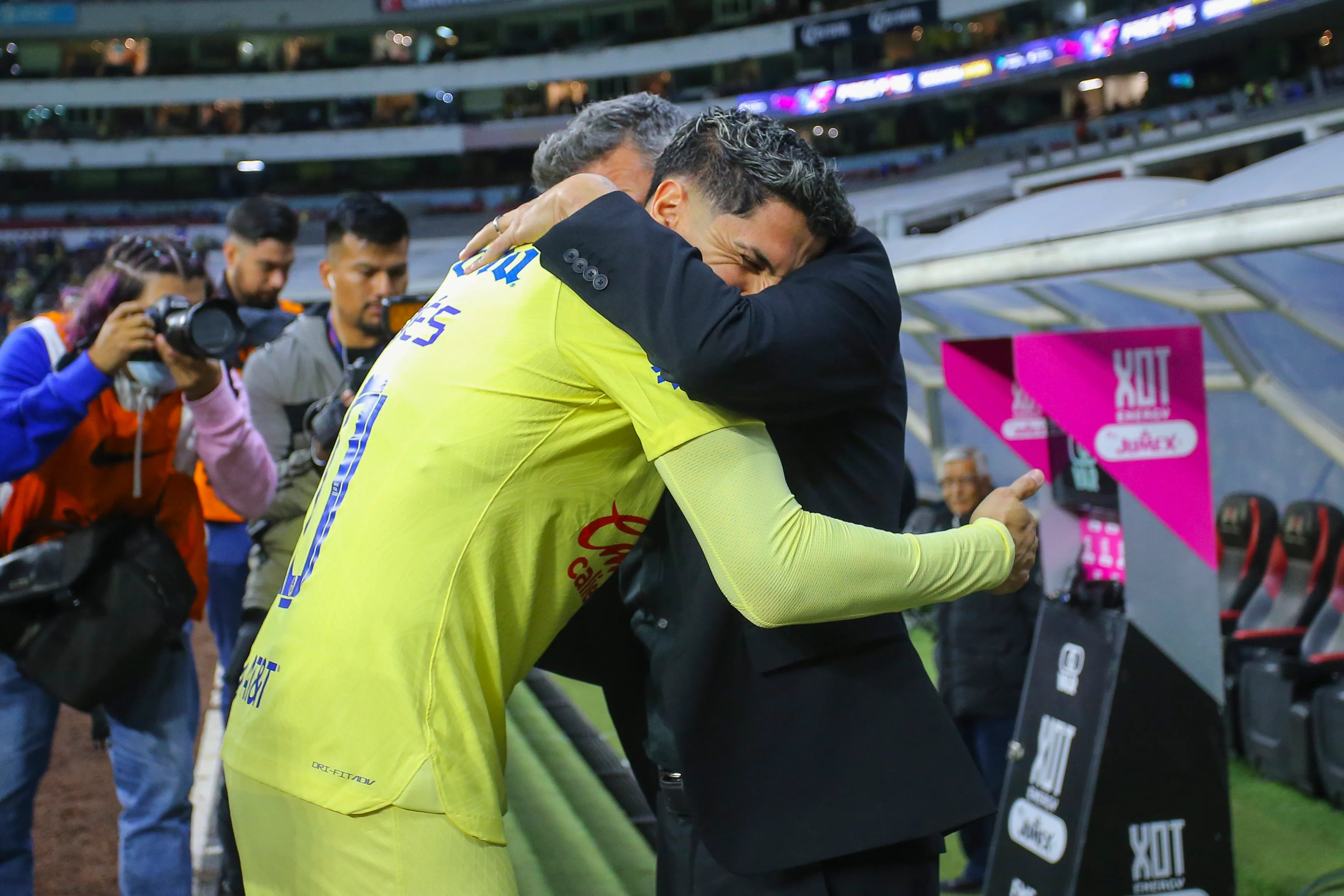 Fernando Ortiz quiere volver a dirigir a Diego Valdés, ahora en Colo Colo. Foto: Getty Images.