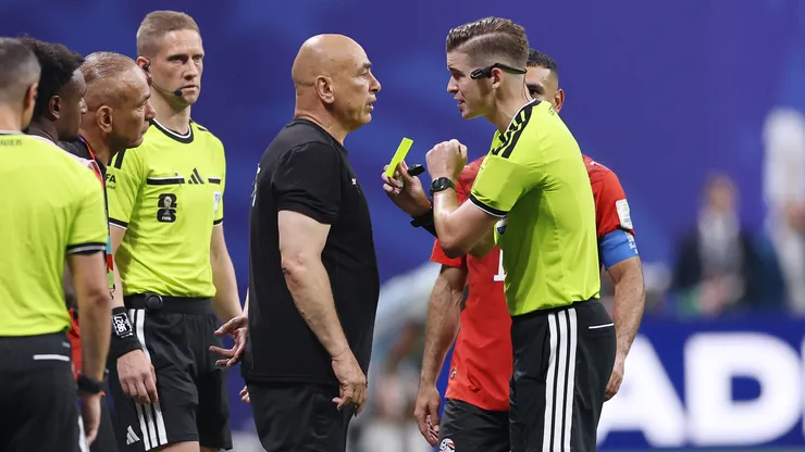 François Letexier arbitró el polémico partido de Argentina vs Egipto.