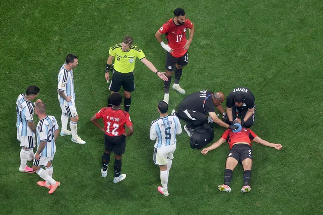 Mohamed Aboutrika le mete más bencina a la polémica tras el Argentina vs. Egipto.