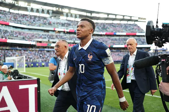 Kylian Mbappe marcó el penal que le dio el triunfo a Francia sobre Paraguay – Getty