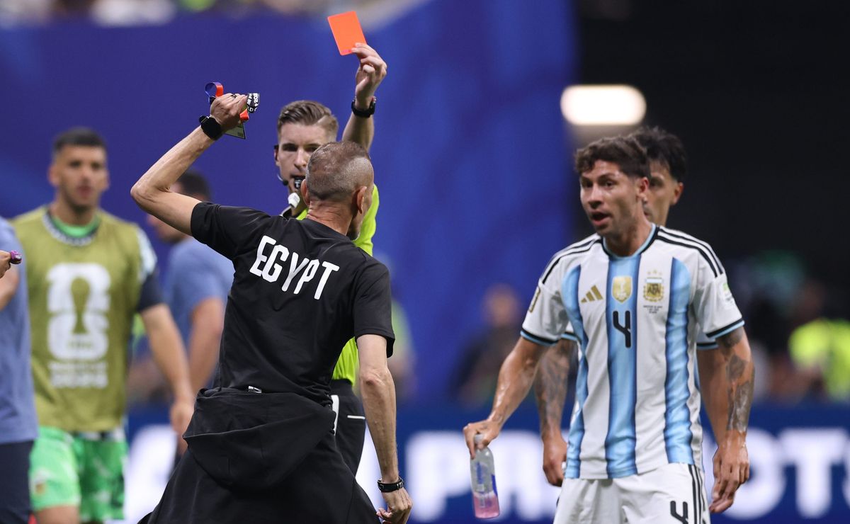 Argentina y Egipto se agarran en el Mundial 2026: la pelea que no se vio en TV y que dejó un expulsado
