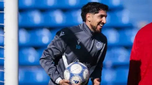 Diego Valdés se luce mientras Colo Colo lo busca.