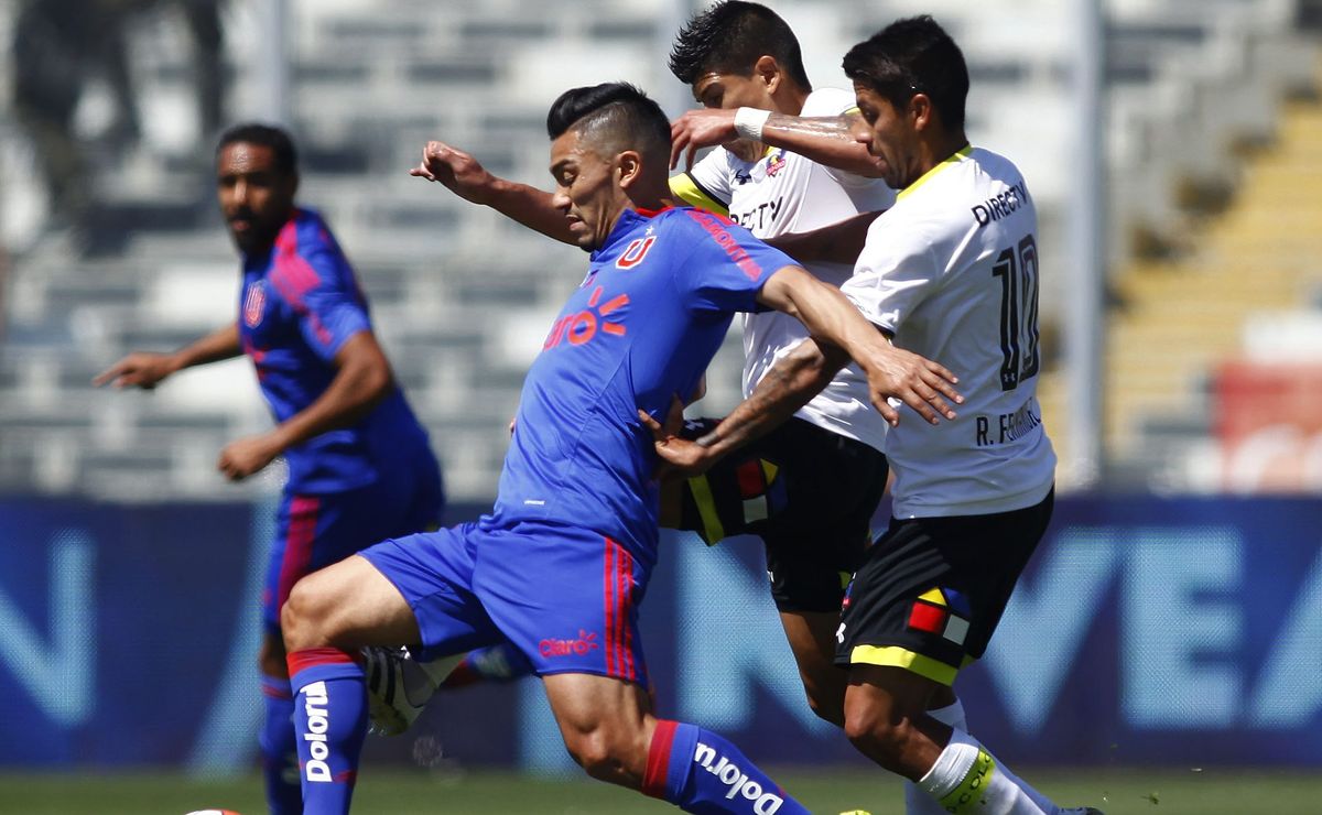 Jugó tanto en U de Chile como en Colo Colo y deja la grande al decir cuál camiseta pesa más