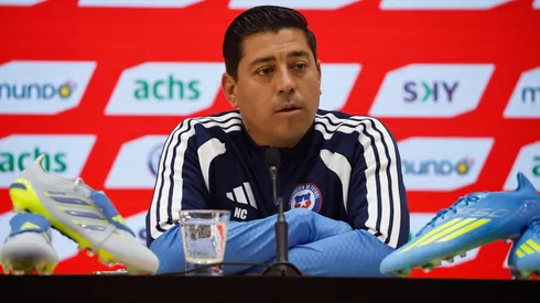 El DT de la Roja sigue por ahora confirmado para comandar al equipo.