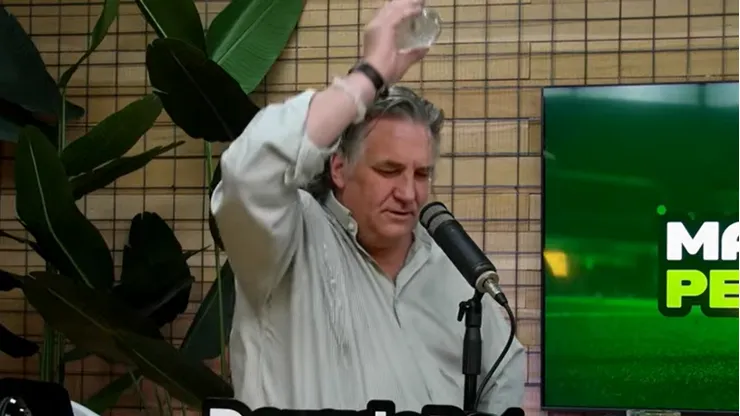 Luka Tudor se moja en medio del programa y termina sin camisa.