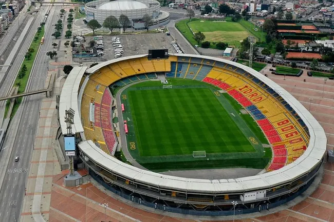 Colo Colo vistiará el Estadio Campín de Colombia para enfrentar a Millonarios. | Foto: Archivo. 