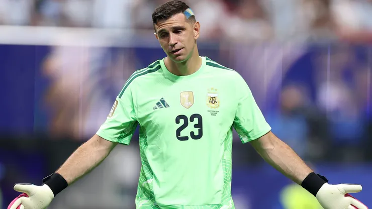 Dibu Martínez recibió cuatro goles en los últimos dos partidos de Argentina.