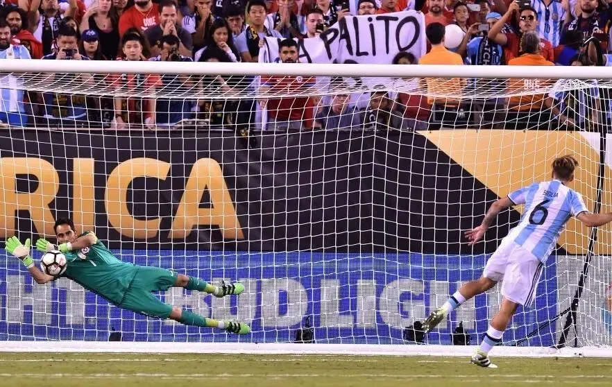 Bravo ataja a Biglia