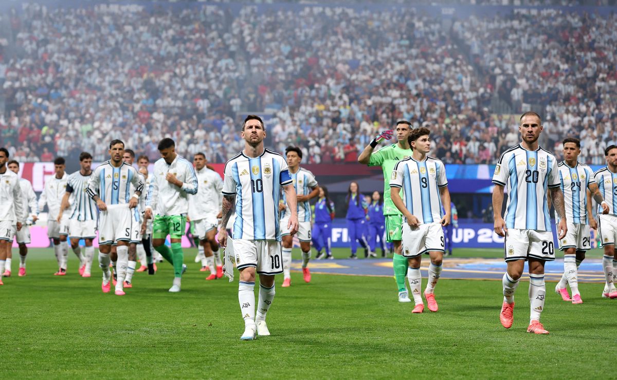Víctor Hugo Castañeda está aburrido de las “ayudas” a Argentina en el Mundial: “No quiero ser pelotudo”