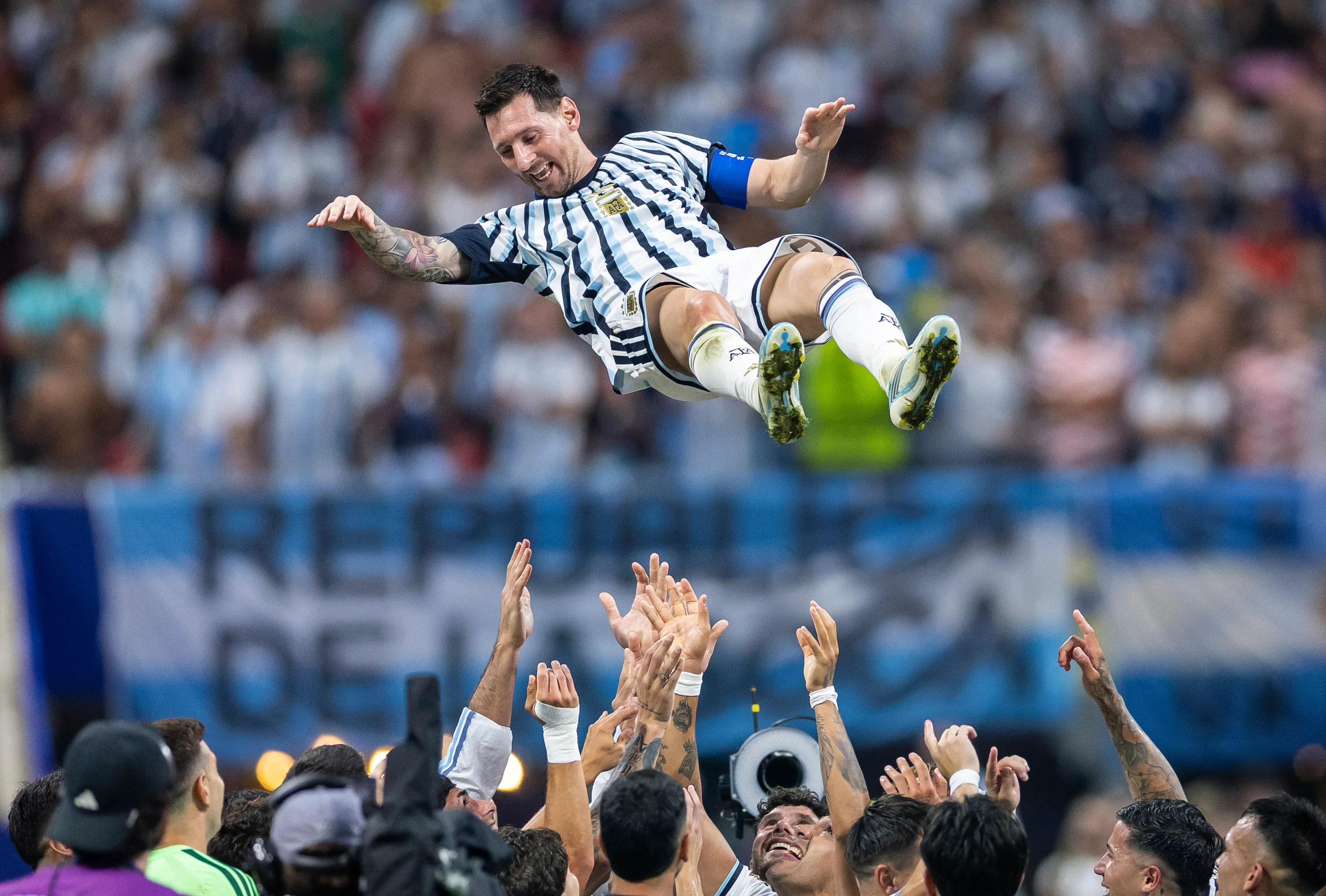 Así celebró la delegación de Argentina con Messi tras vencer a Egipto. (Justin Setterfield/Getty Images).