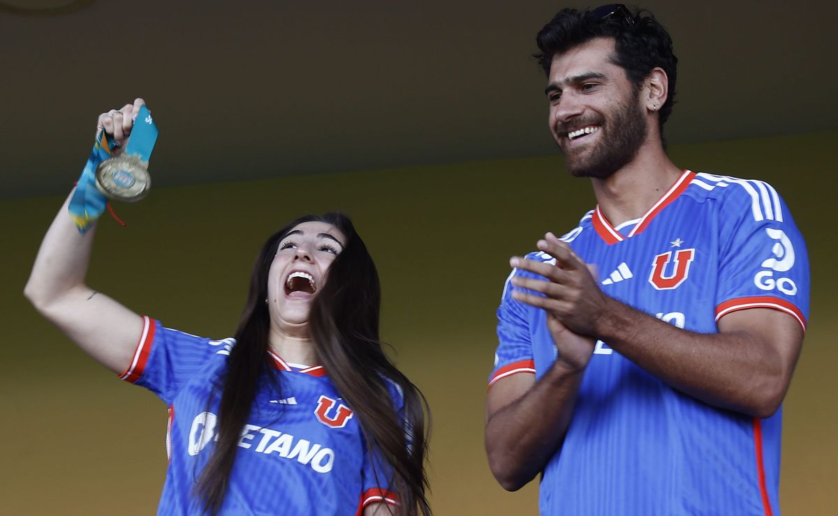 Valentina Toro cuenta sus historias como hincha de U de Chile