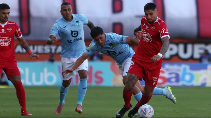 Ñublense y Ohiggins disputan la final de ida en Copa de la Liga.