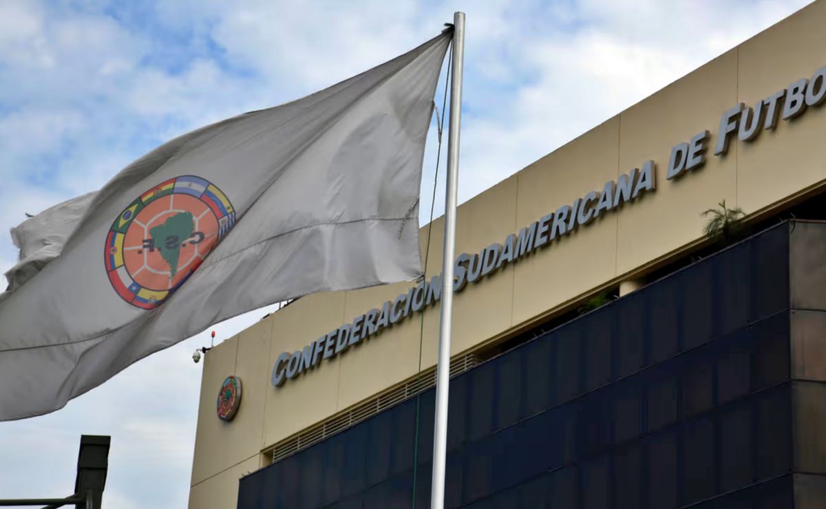 Los dos chilenos que fueron presidentes de Conmebol en sus 110 años de historia