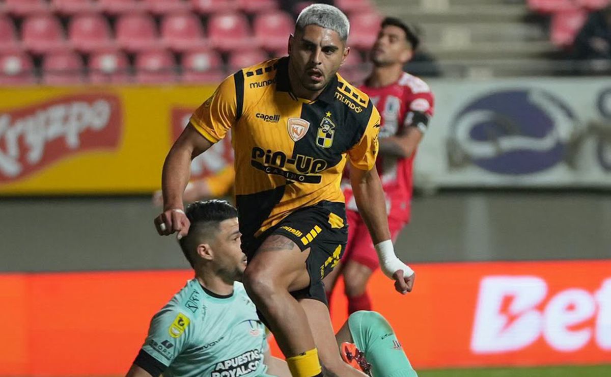 Coquimbo le pega a La Calera tras polémica mano en la Copa de la Liga: ¡Tremenda burla!