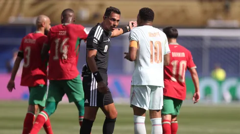 Mbappé le reclama al juez Facundo Tello