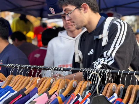 Feria de camisetera y cambiatón de láminas antes de la final del Mundial