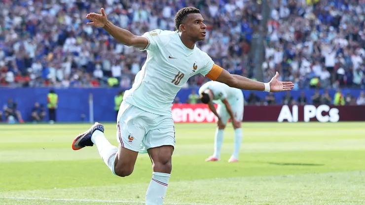 Mbappé puso el 1-0 para Francia.