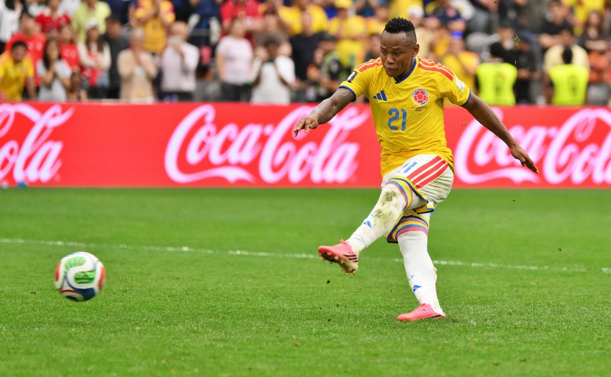 Colombia sacudida por amenazas a Jáminton Campaz tras derrota ante Suiza en Mundial