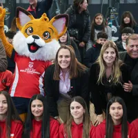 Chile presenta a una zorrita como mascota del Mundial de vóleibol femenino