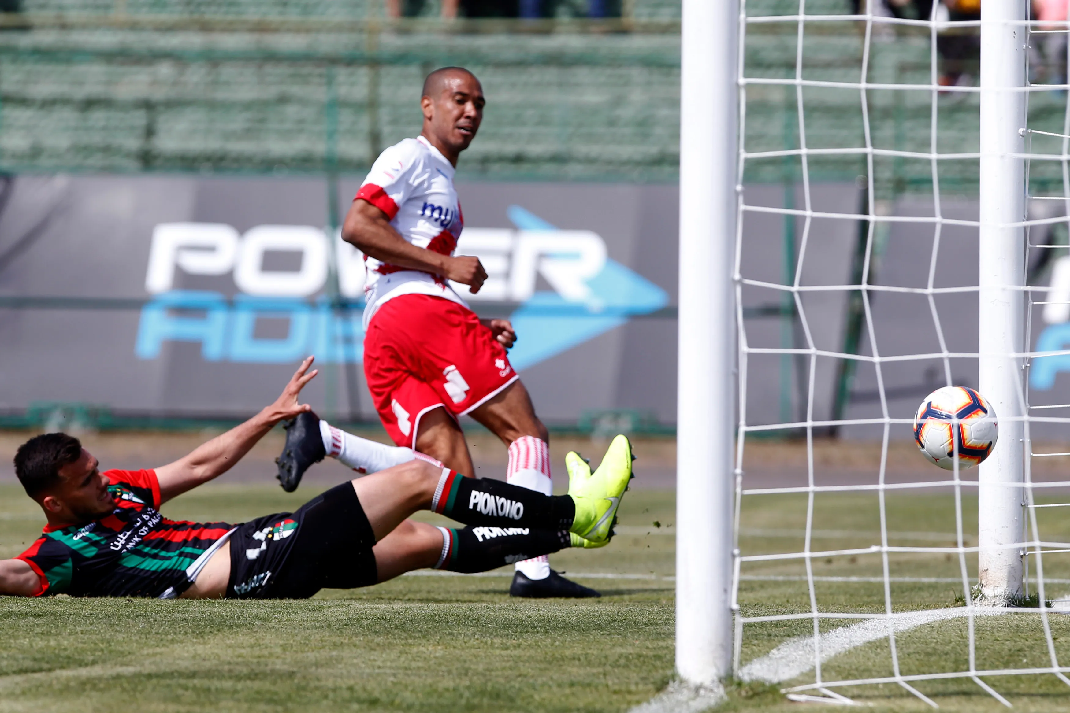 Diego Vera le anotó a Palestino también en su paso por Curicó Unido. (Ramon Monroy/Photosport).