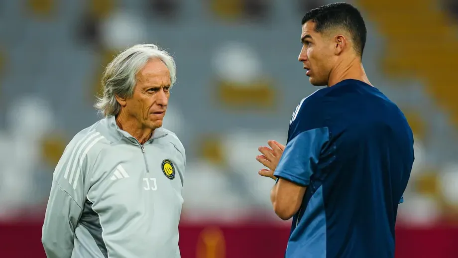 Jorge Jesus dirigió a Cristiano Ronaldo en Arabia Saudita en la pasada temporada 2025-26. Juntos ganaron la liga saudí con el Al-Nassr. | Foto: Archivo.
