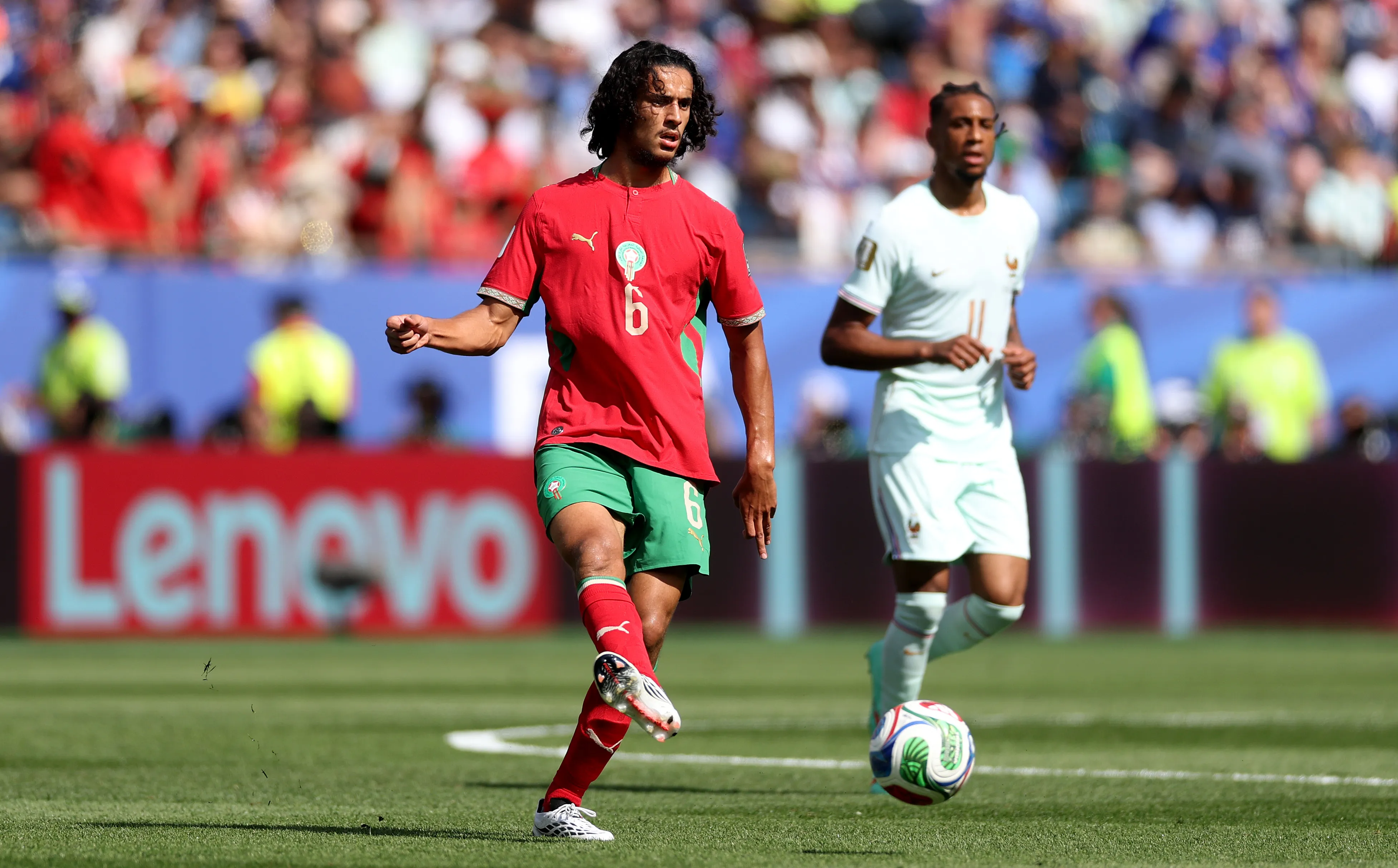 Ayyoub Bouaddi en acción ante Francia. (Lars Baron/Getty Images).