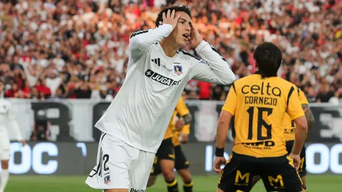Jonathan Villagra pudo irse de Colo Colo pero terminó renovando y sin salir.