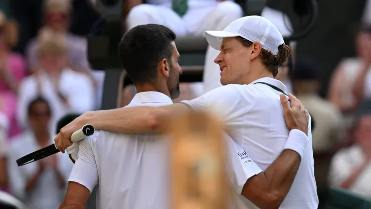 Sinner venció a Djokovic y llegó a la final de Wimbledon