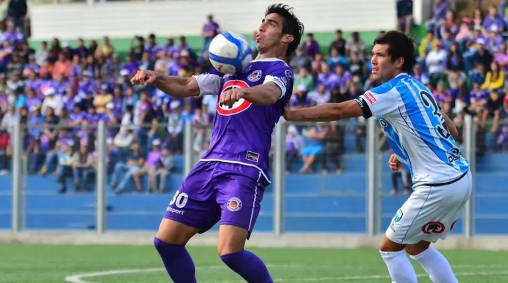 Gabriel Ávalos en acción por Deportes Concepción. (Archivo).