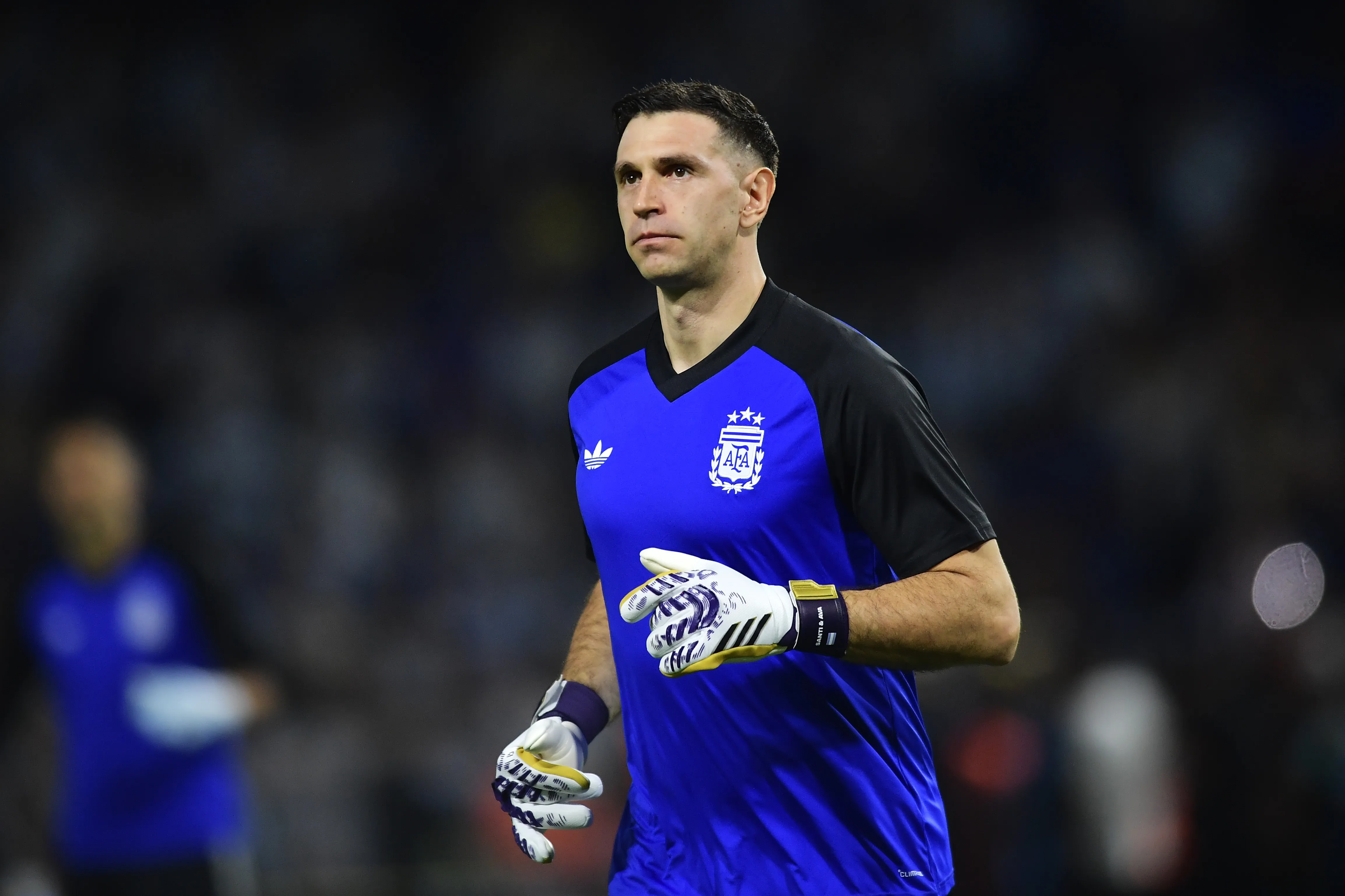 Dibu Martínez no ha brillado en Norteamérica. Imagen: Getty