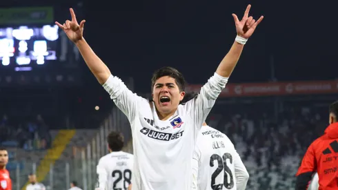 Felipe Raipán firmó su primer contrato con Colo Colo
