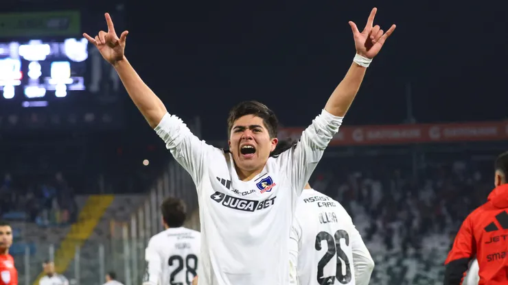 Felipe Raipán firmó su primer contrato con Colo Colo