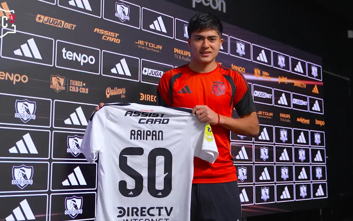 Felipe Raipán firmó su primer contrato profesional con Colo Colo