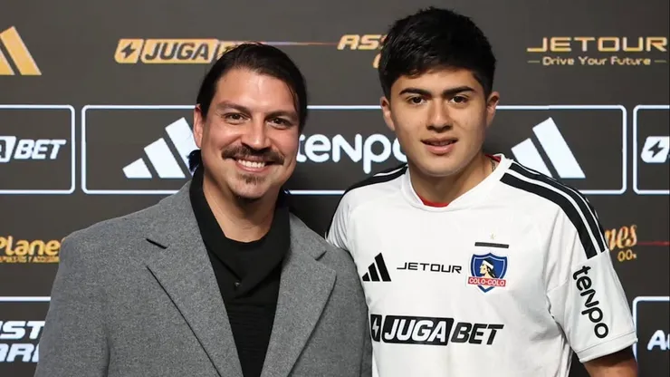 Raúl Hoffmann acompañó a Raipán en la firma de su primer contrato