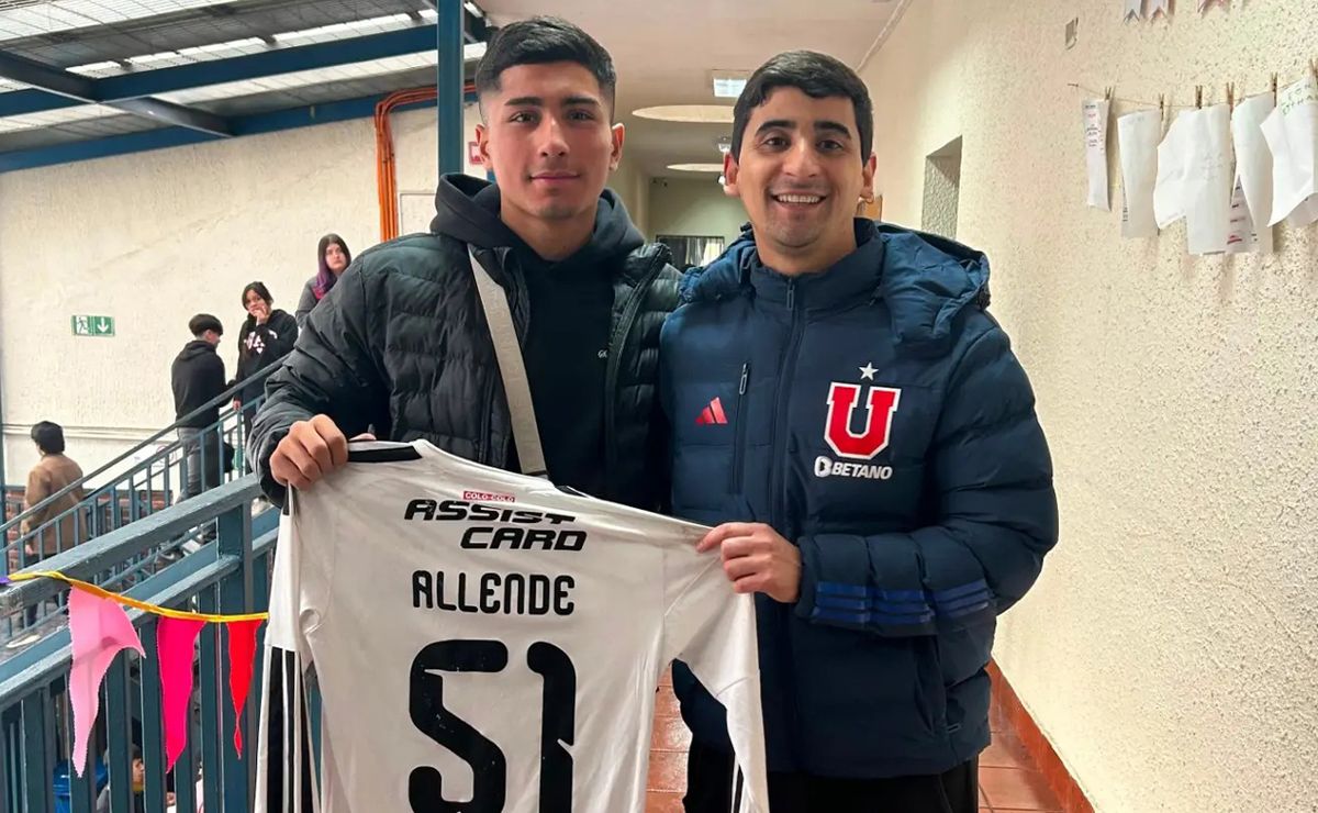 Orgullo azul por un albo: visita su excolegio tras debutar en Colo Colo y lo recibe su profe, DT de la U