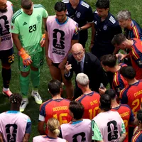 DT de España se sube arriba del piano a espera de Francia en semis