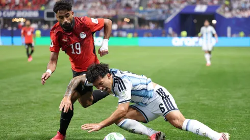 Lisandro Martínez recibió una falta que prendió la polémica en el Mundial 2026.