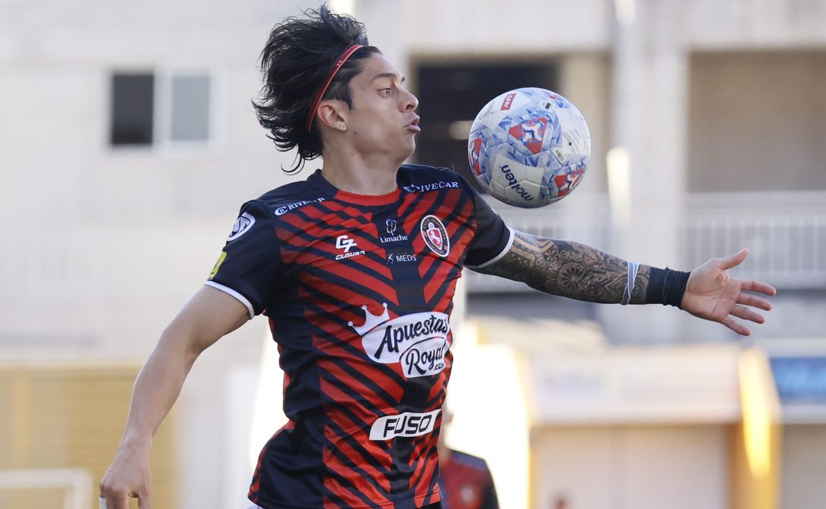 Joaquín Montecinos tiene acuerdo para ser refuerzo de Deportes Concepción