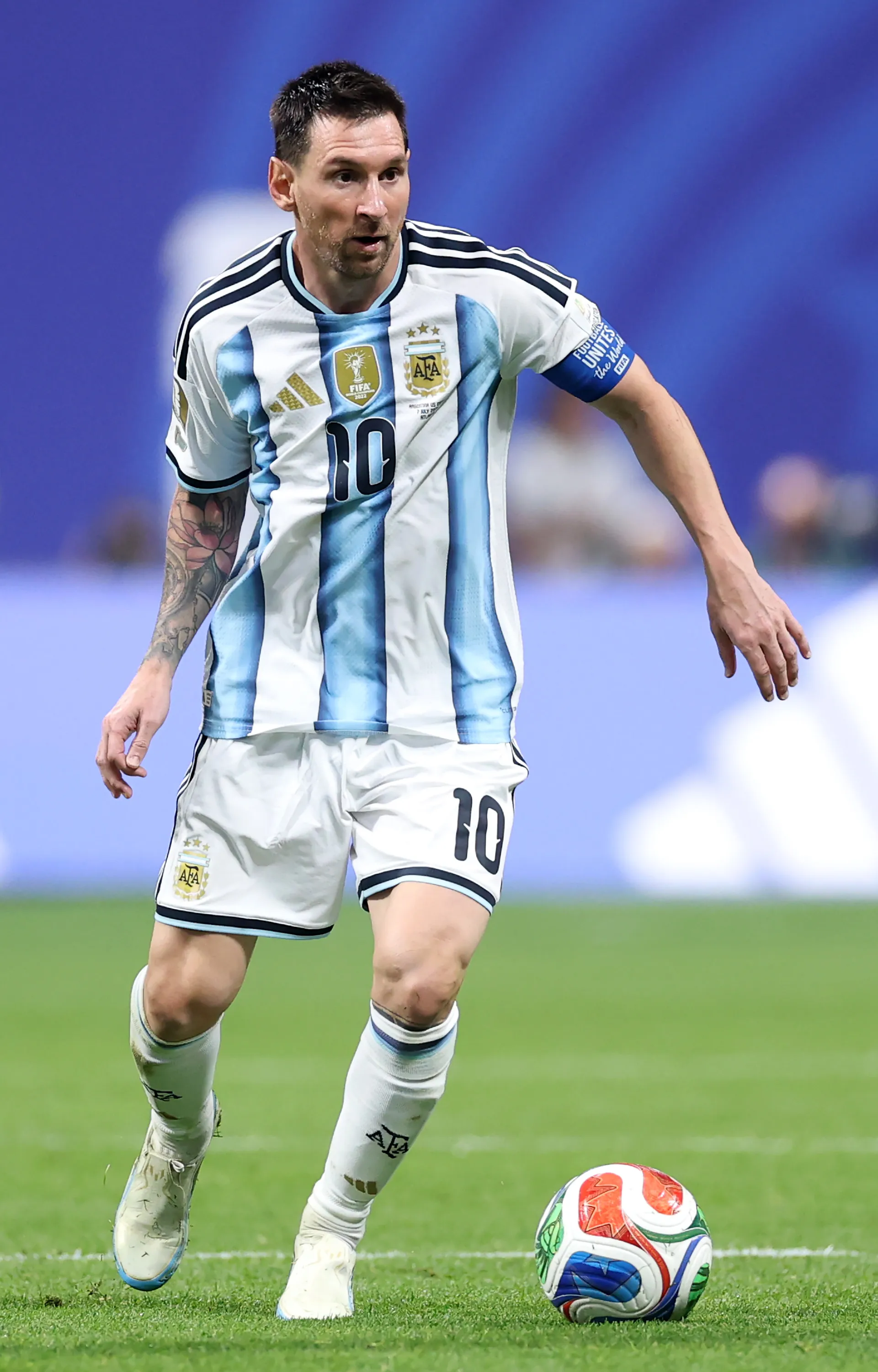 La pelota siempre al 10. Argentina busca este sábado una nueva semifinal de Mundial y Lionel Messi será titular en el elenco albiceleste (Photo by Justin Setterfield/Getty Images)